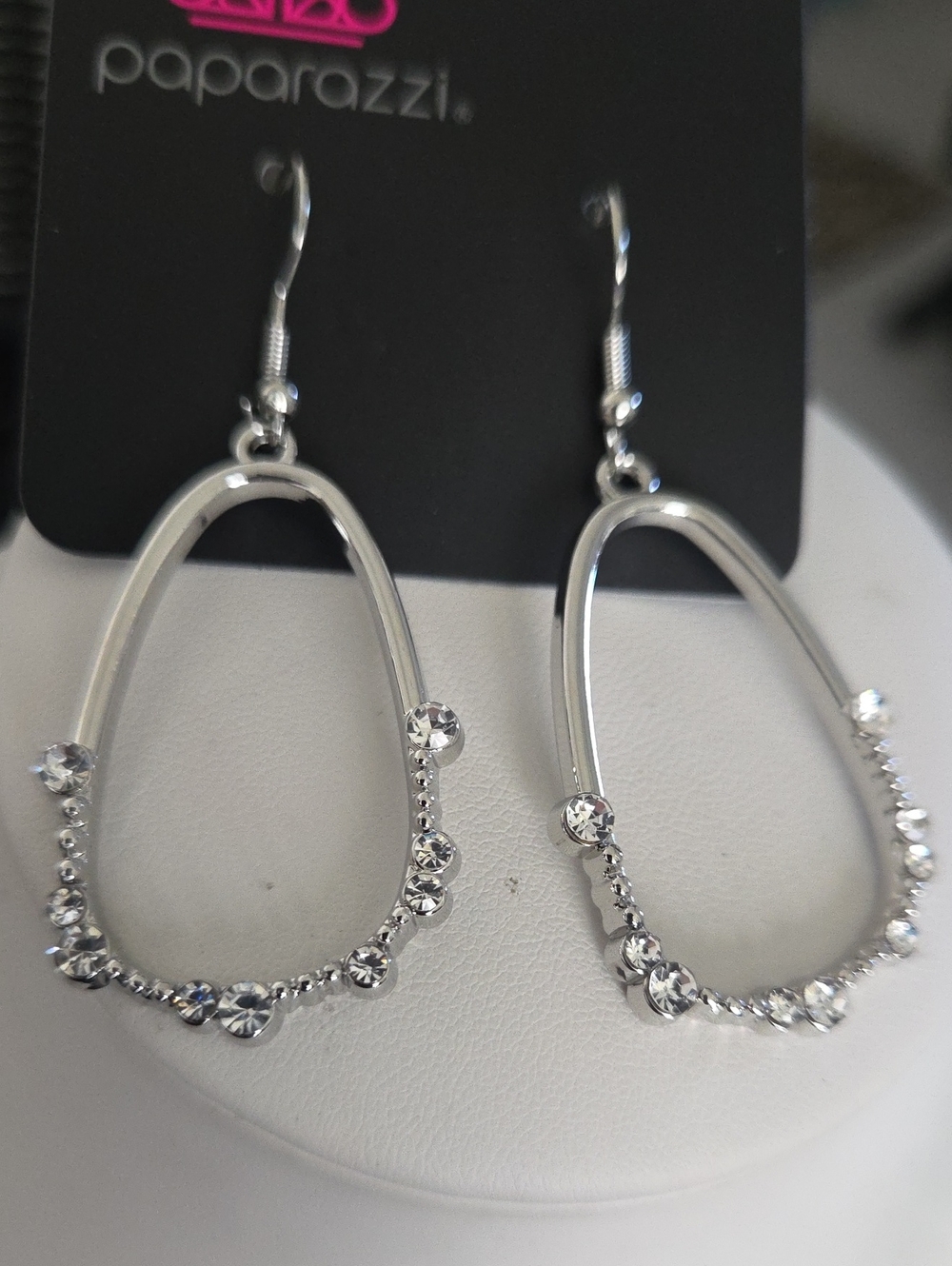 Paparazzi Ready Or Yacht White Earrings NWT